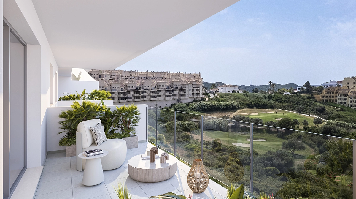 Relájese en su terraza privada y disfrute de las serenas vistas al campo de golf circundante y a las suaves colinas.