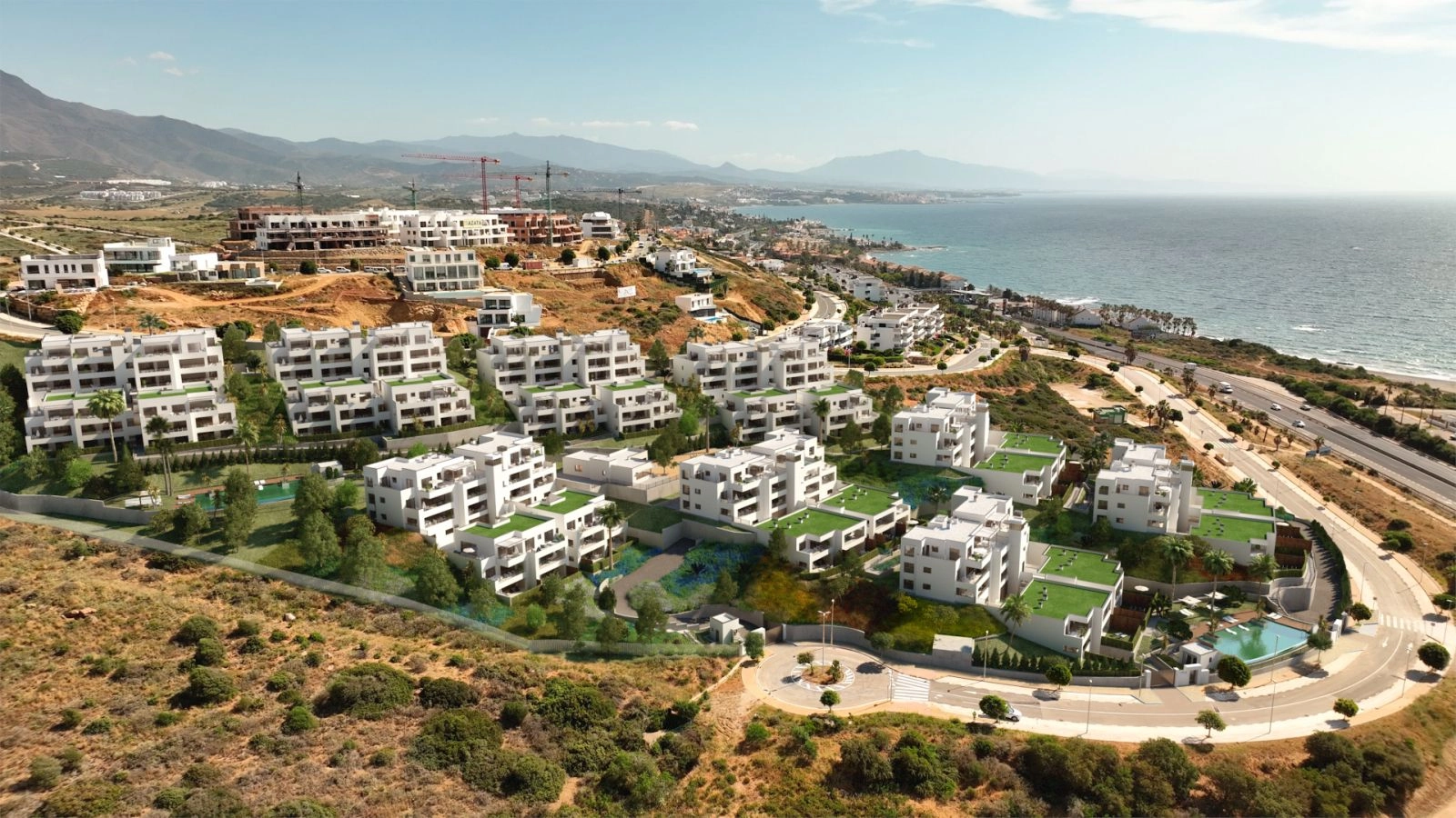 Descubra un entorno privilegiado entre las montañas y el mar, que ofrece un estilo de vida excepcional en la Costa del Sol.