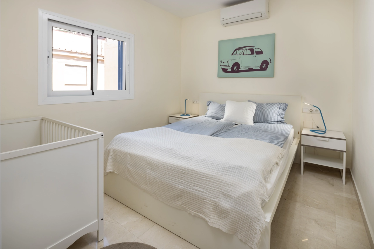 Este luminoso y acogedor dormitorio es perfecto para la familia o los invitados.