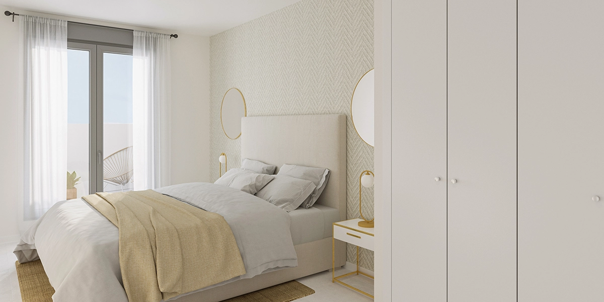 El sereno dormitorio principal ofrece un refugio tranquilo con abundante luz natural.