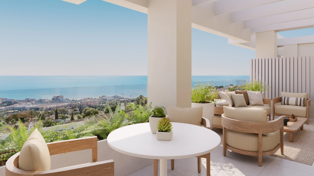 Disfrute de impresionantes vistas al mar Mediterráneo desde su terraza privada.