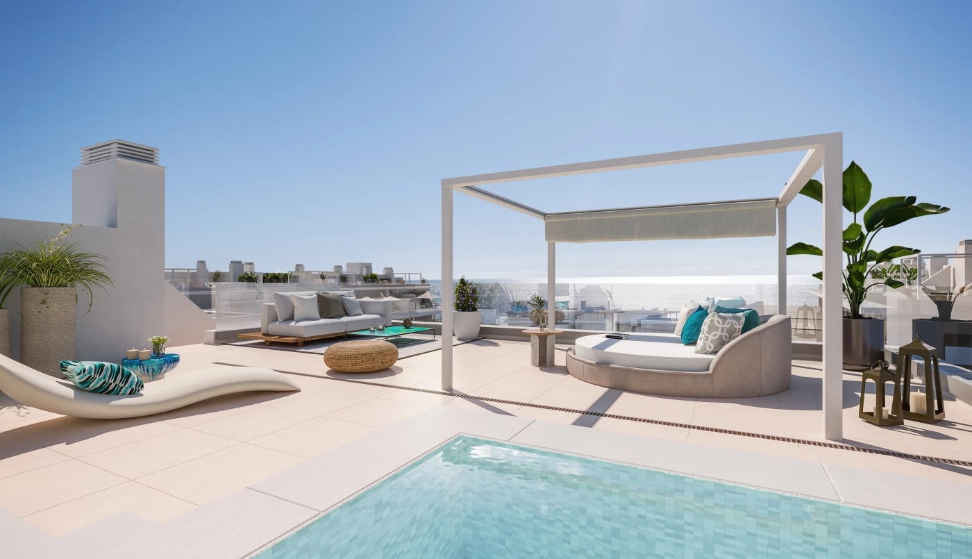 Imagine relajarse en su exclusiva terraza de ático con vistas panorámicas al mar sobre la Costa del Sol.