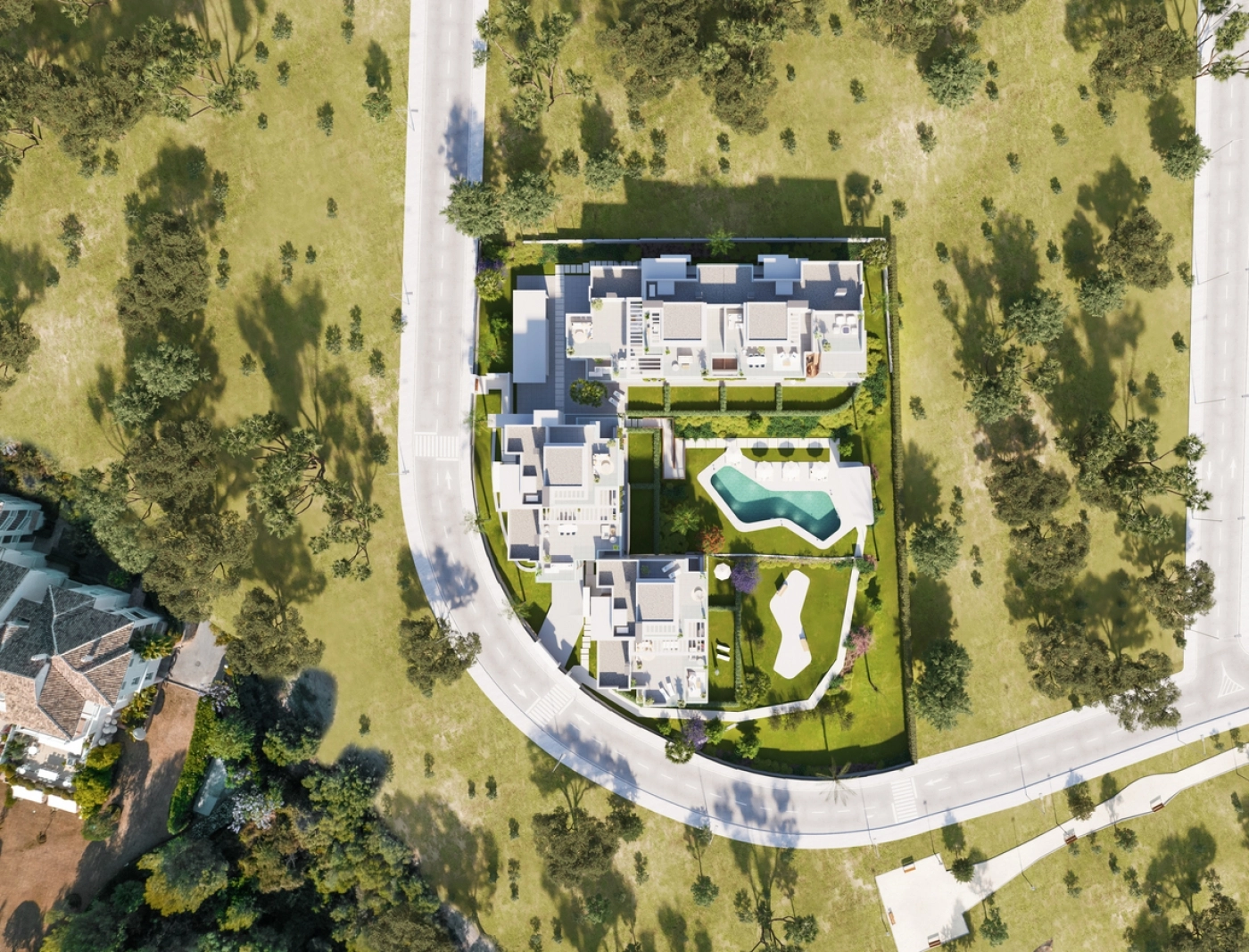 Vista aérea de la propiedad, destacando la distribución espaciosa, la piscina y las zonas verdes privadas.