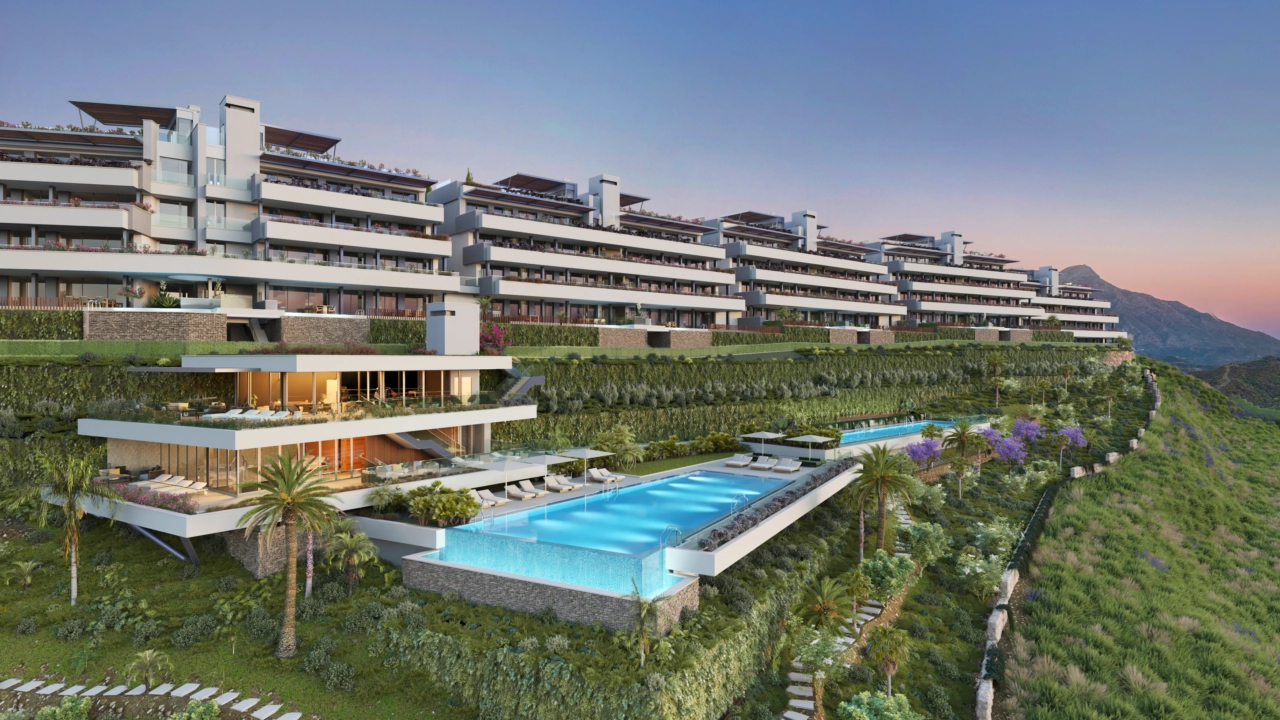 La urbanización se integra armoniosamente en las colinas de Benahavís, ofreciendo un estilo de vida exclusivo.