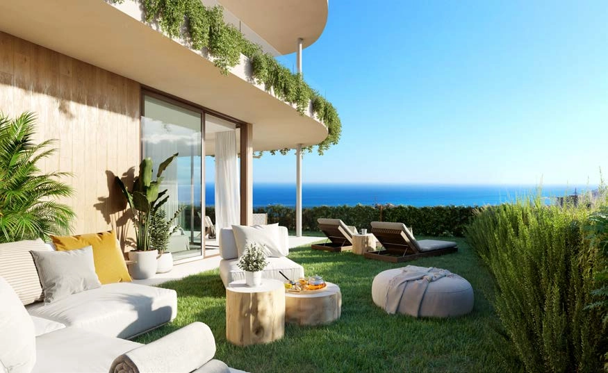 Los apartamentos con jardín cuentan con exuberantes espacios verdes privados, ideales para disfrutar del maravilloso clima del sur de España.