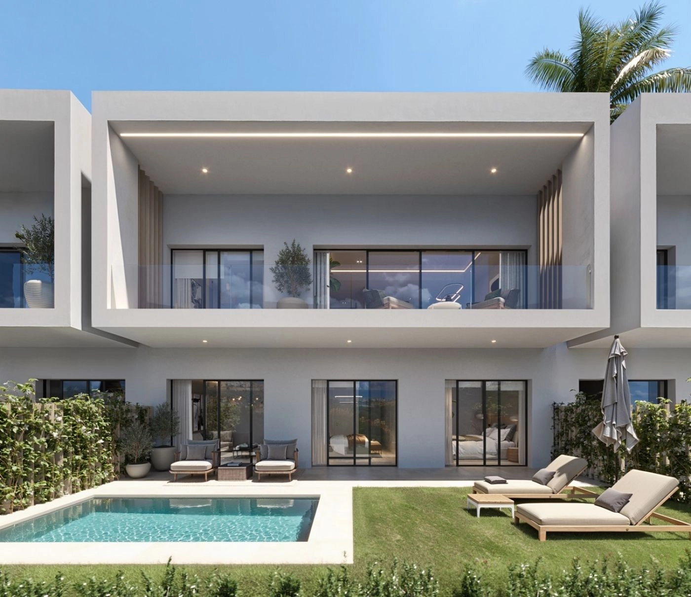 Cada villa cuenta con una piscina privada y jardín, su oasis personal para disfrutar del maravilloso clima español.